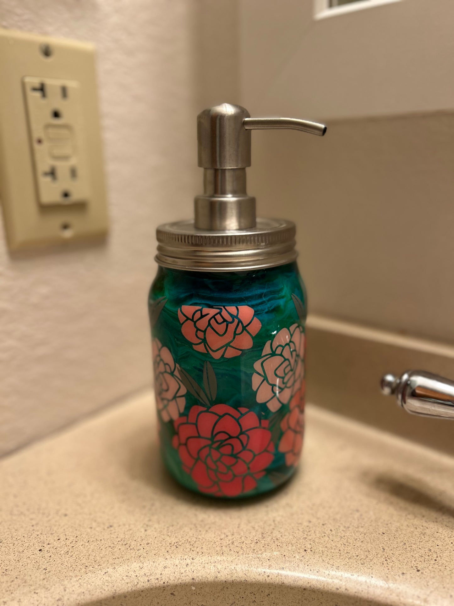 Soap dispenser flowers