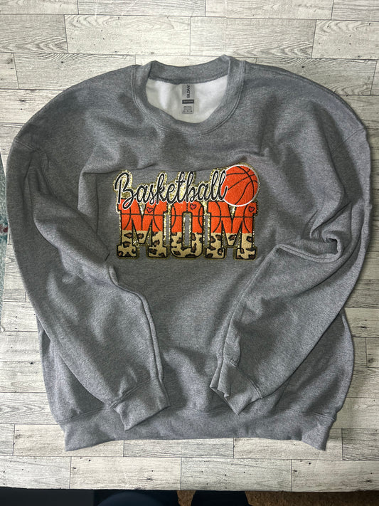 Basketball mom crewneck XL