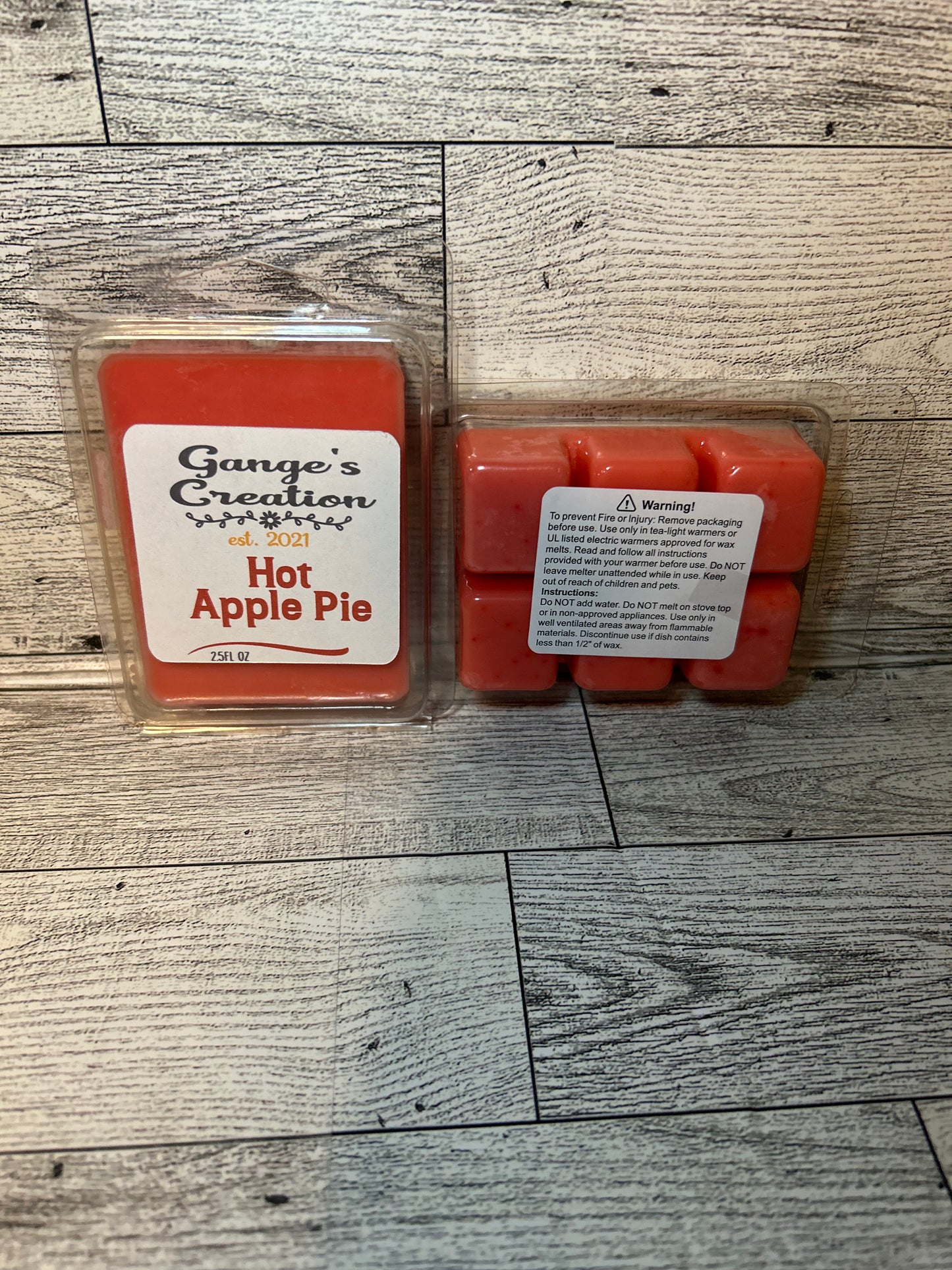 Hot apple pie wax melt